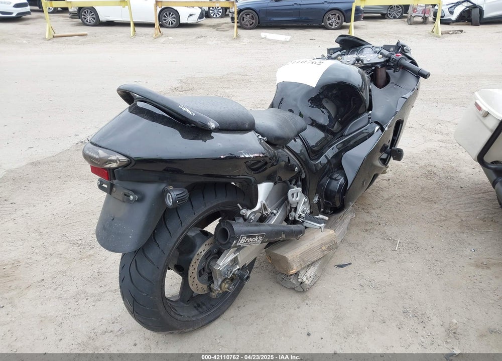 2004 SUZUKI GSX1300 VIN: JS1GW71A542103741