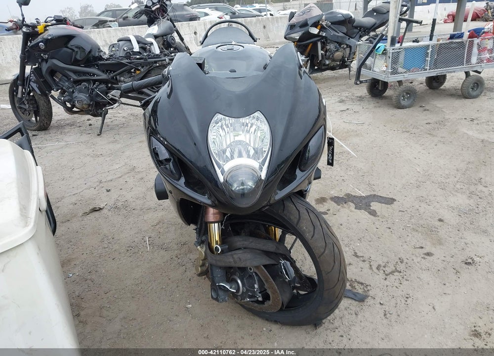 2004 SUZUKI GSX1300 VIN: JS1GW71A542103741