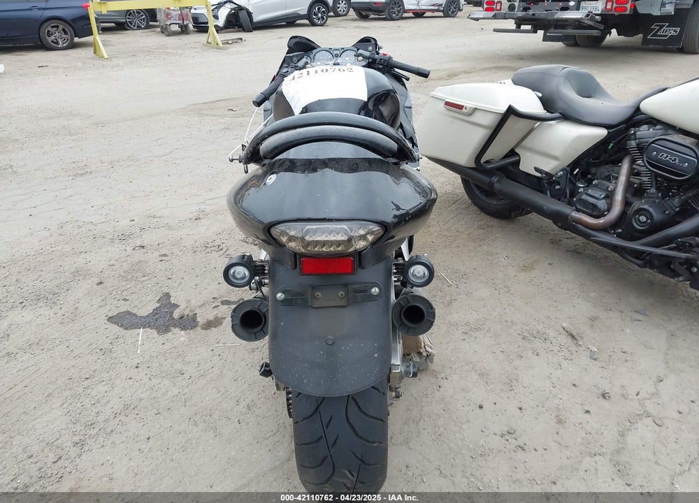 2004 SUZUKI GSX1300 VIN: JS1GW71A542103741