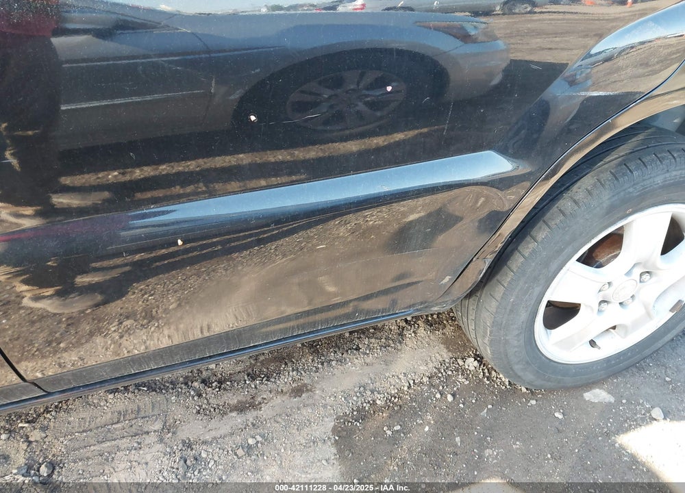 2007 KIA SPORTAGE VIN: KNDJF724677447512