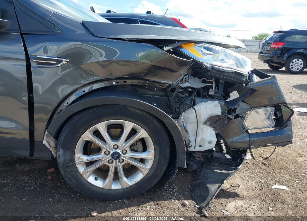 2019 FORD ESCAPE VIN: 1FMCU0GDXKUB49503
