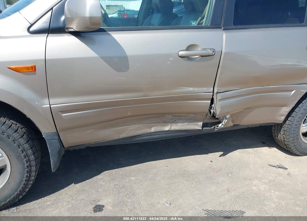 2006 HONDA PILOT VIN: 2HKYF18566H528032