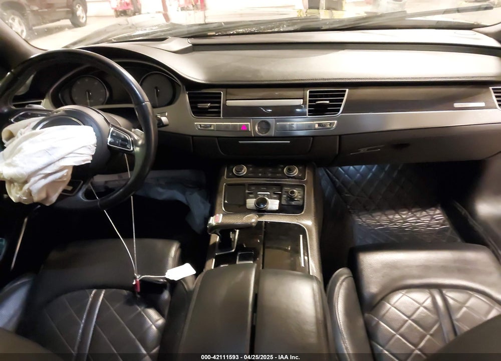 2016 AUDI S8 VIN: WAUJSAFD6GN001243
