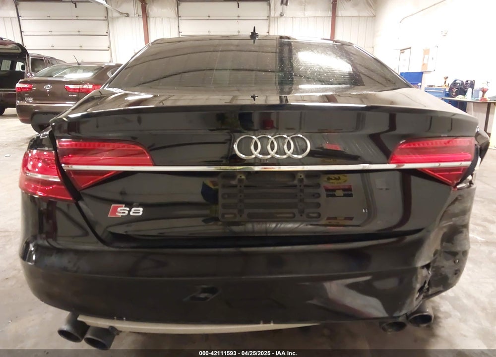 2016 AUDI S8 VIN: WAUJSAFD6GN001243