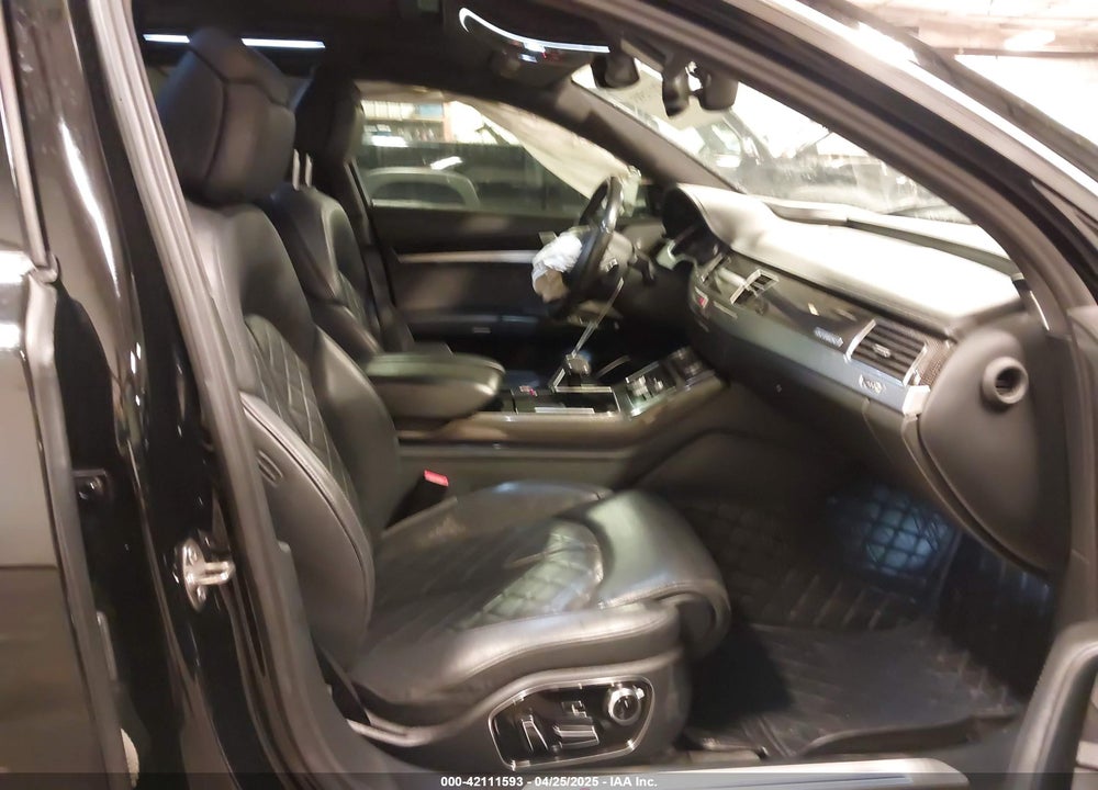 2016 AUDI S8 VIN: WAUJSAFD6GN001243
