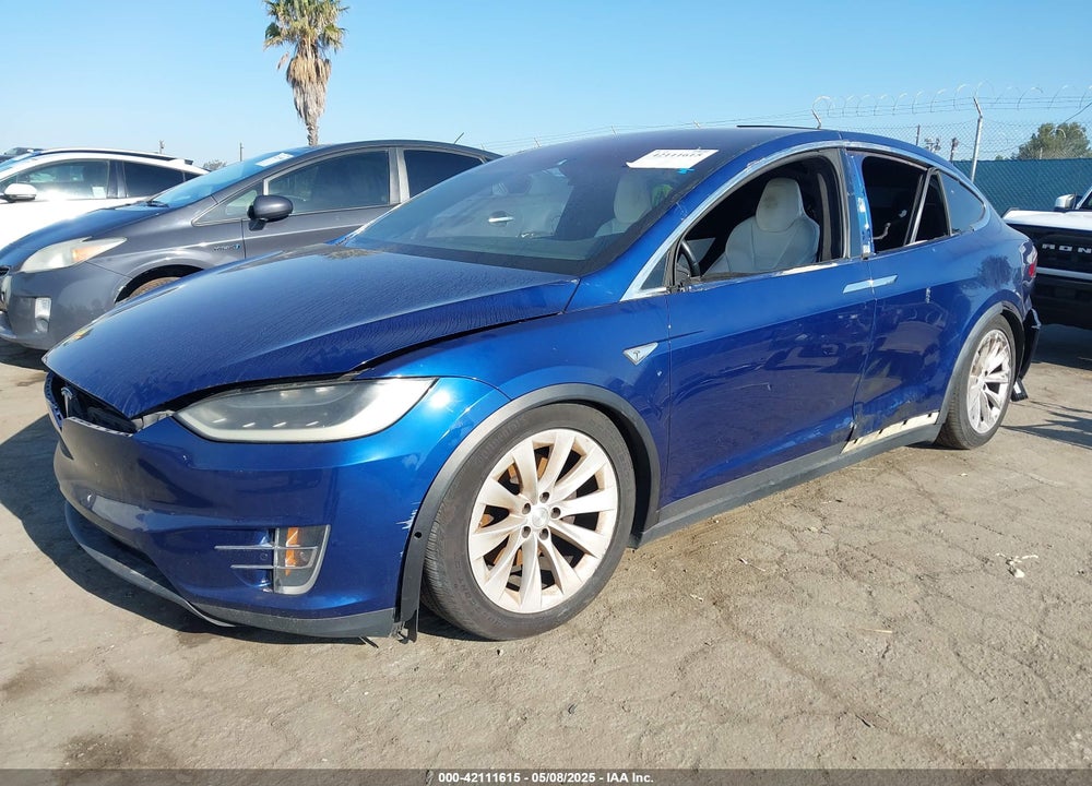 2016 TESLA MODEL X VIN: 5YJXCBE25GF002382