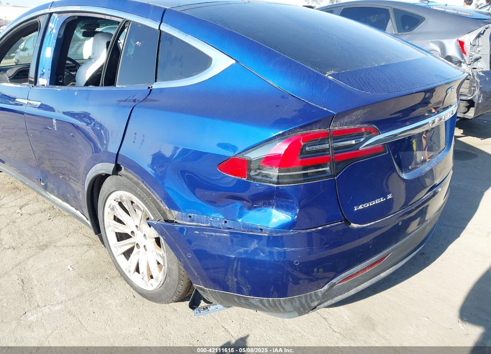 2016 TESLA MODEL X VIN: 5YJXCBE25GF002382
