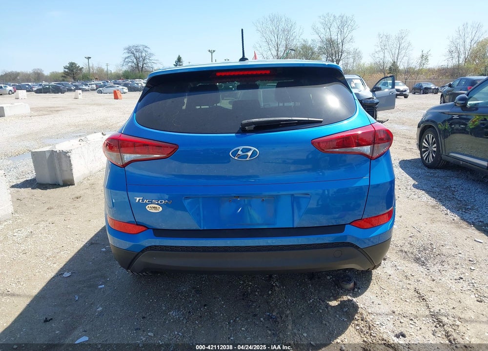 2017 HYUNDAI TUCSON SE VIN: KM8J23A47HU391827