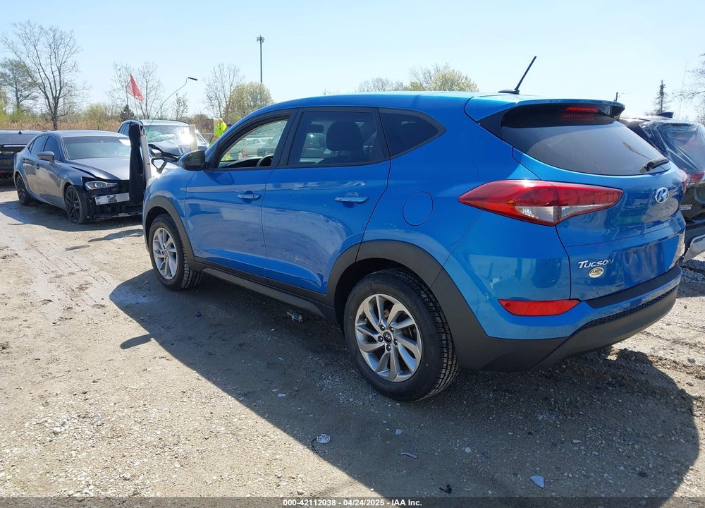 2017 HYUNDAI TUCSON SE VIN: KM8J23A47HU391827