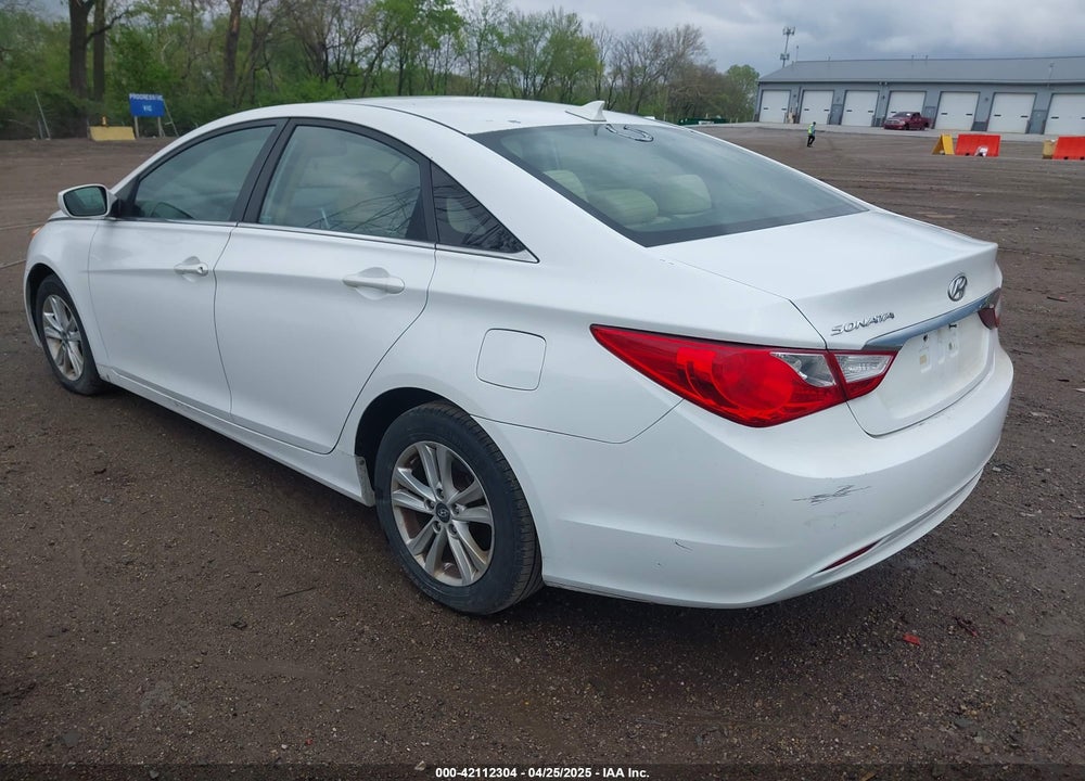 2013 HYUNDAI SONATA GLS VIN: 5NPEB4AC7DH722171