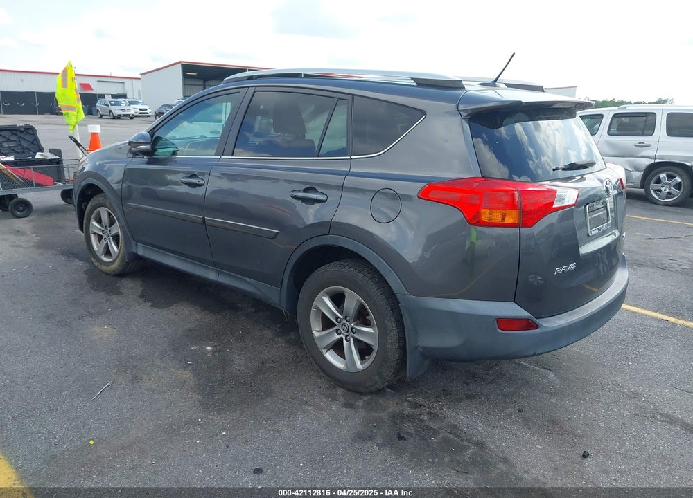 2015 TOYOTA RAV4 XLE VIN: 2T3WFREV8FW156874