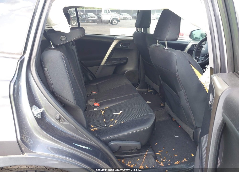 2015 TOYOTA RAV4 XLE VIN: 2T3WFREV8FW156874