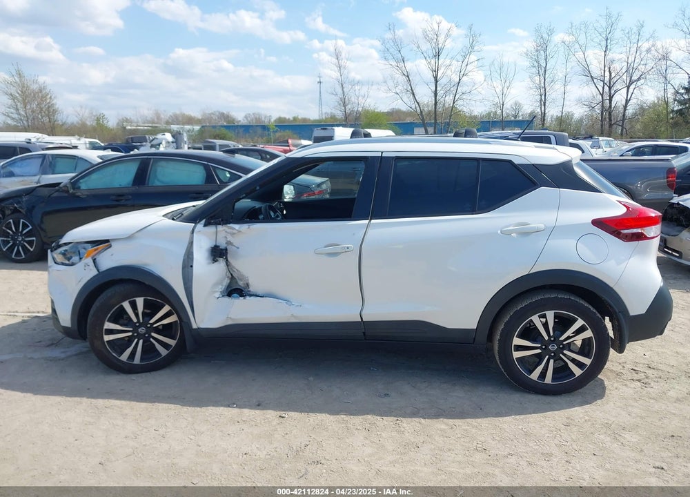 2018 NISSAN KICKS SV VIN: 3N1CP5CU5JL509268