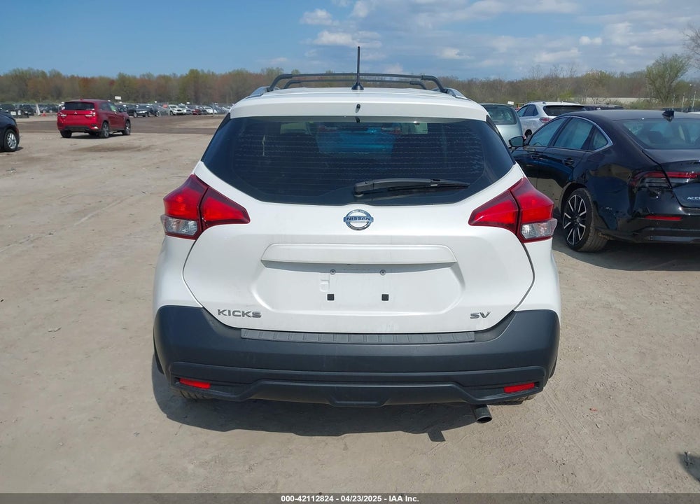 2018 NISSAN KICKS SV VIN: 3N1CP5CU5JL509268