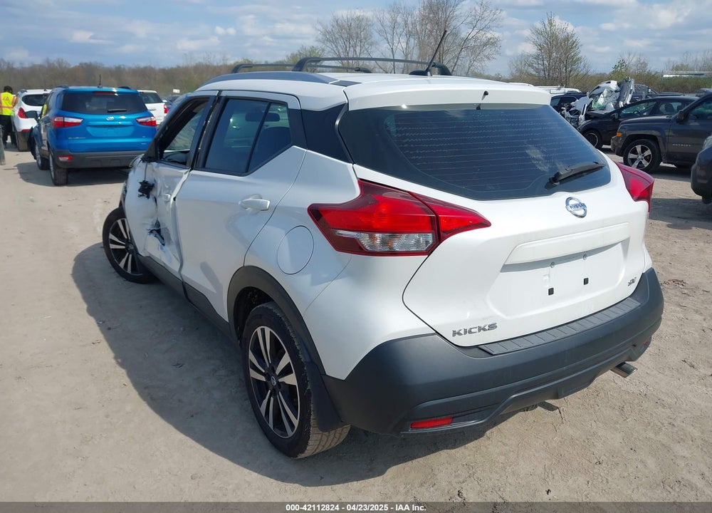 2018 NISSAN KICKS SV VIN: 3N1CP5CU5JL509268
