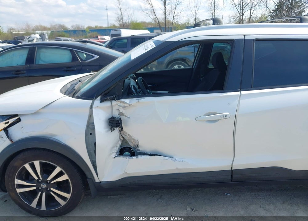 2018 NISSAN KICKS SV VIN: 3N1CP5CU5JL509268
