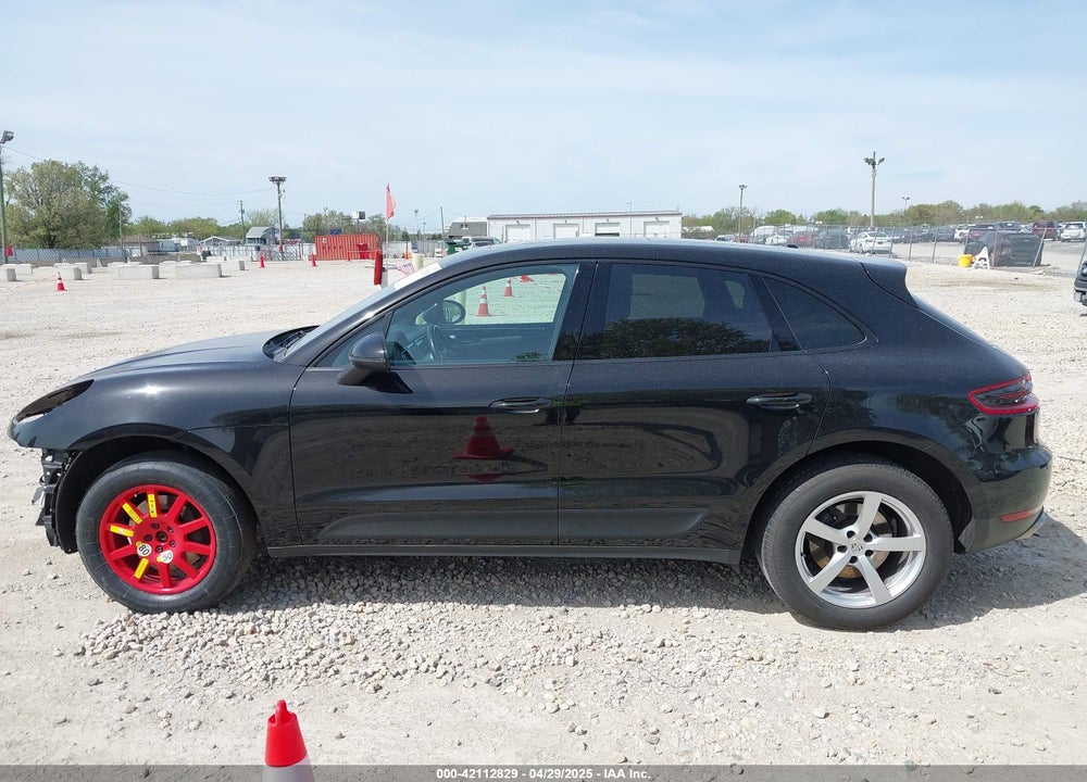 2018 PORSCHE MACAN VIN: WP1AA2A54JLB08529