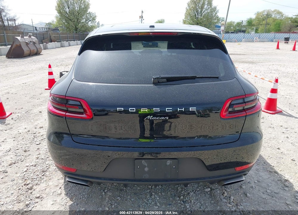 2018 PORSCHE MACAN VIN: WP1AA2A54JLB08529