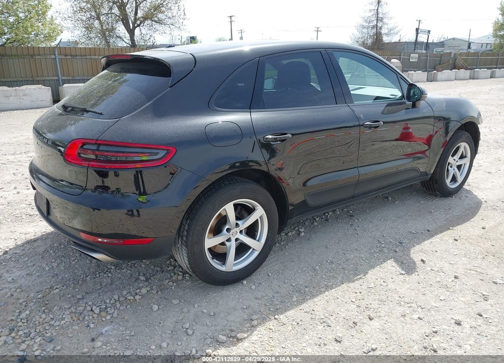 2018 PORSCHE MACAN VIN: WP1AA2A54JLB08529