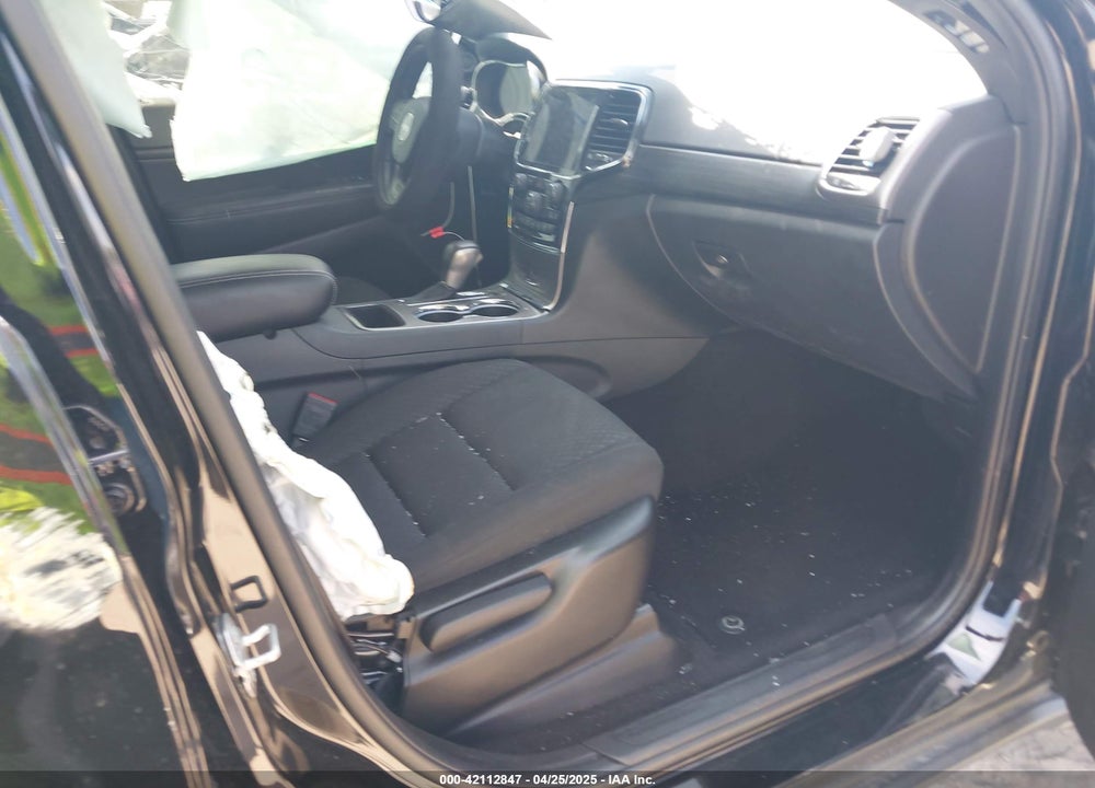 2021 JEEP GRAND CHEROKEE VIN: 1C4RJEAG9MC740244