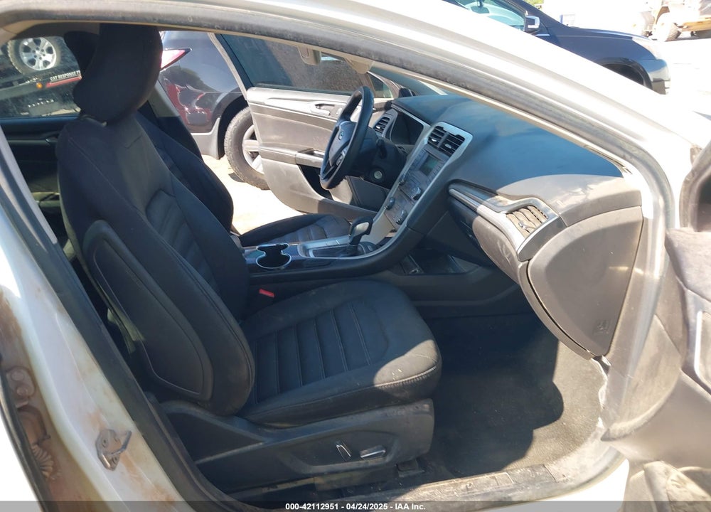 2015 FORD FUSION SE VIN: 3FA6P0H7XFR200759