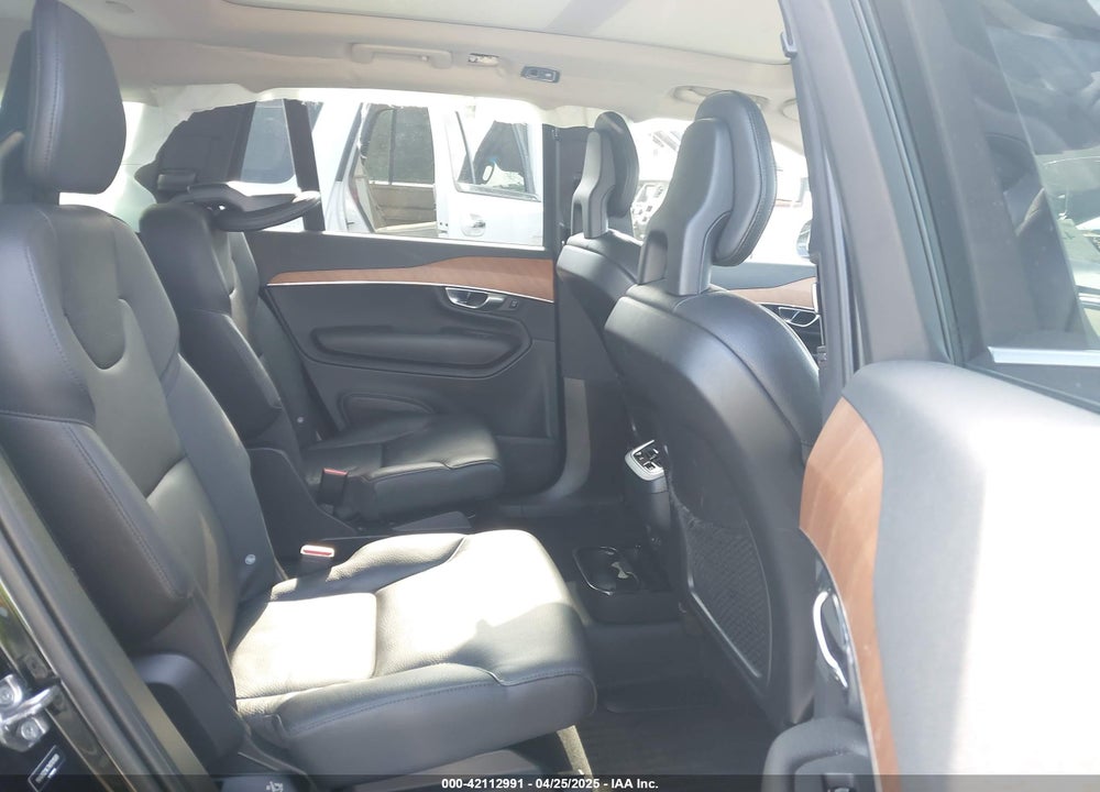 2022 VOLVO XC90 T6 MOMENTUM 6 PASSENGER VIN: YV4A221K7N1781589