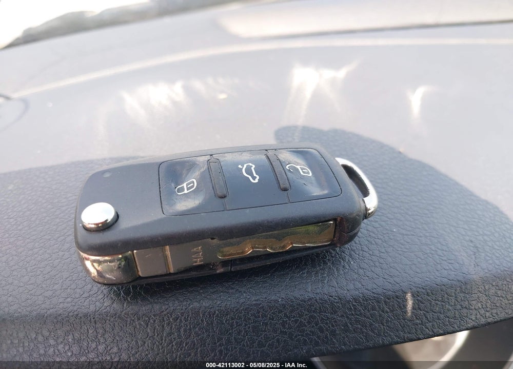 2018 VOLKSWAGEN JETTA VIN: 3VWDB7AJ0JM248062