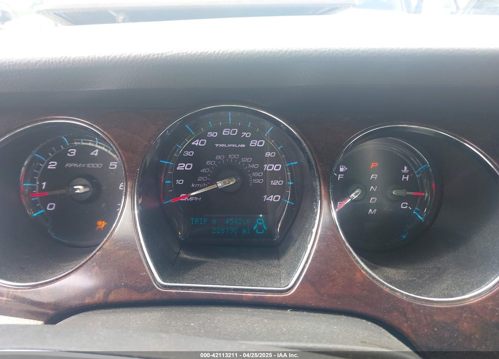 2011 FORD TAURUS VIN: 1FAHP2FW9BG138674