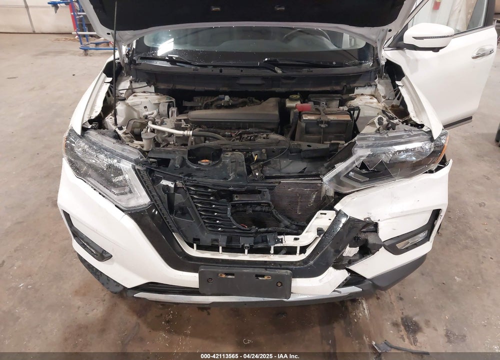 2017 NISSAN ROGUE SL VIN: JN8AT2MV5HW009156