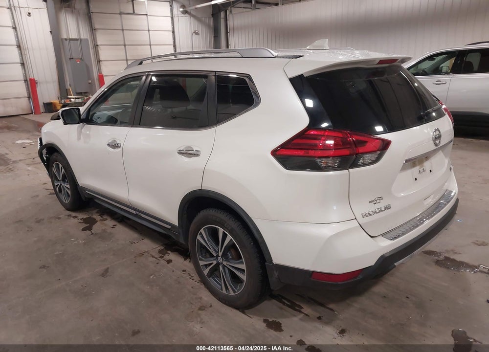 2017 NISSAN ROGUE SL VIN: JN8AT2MV5HW009156