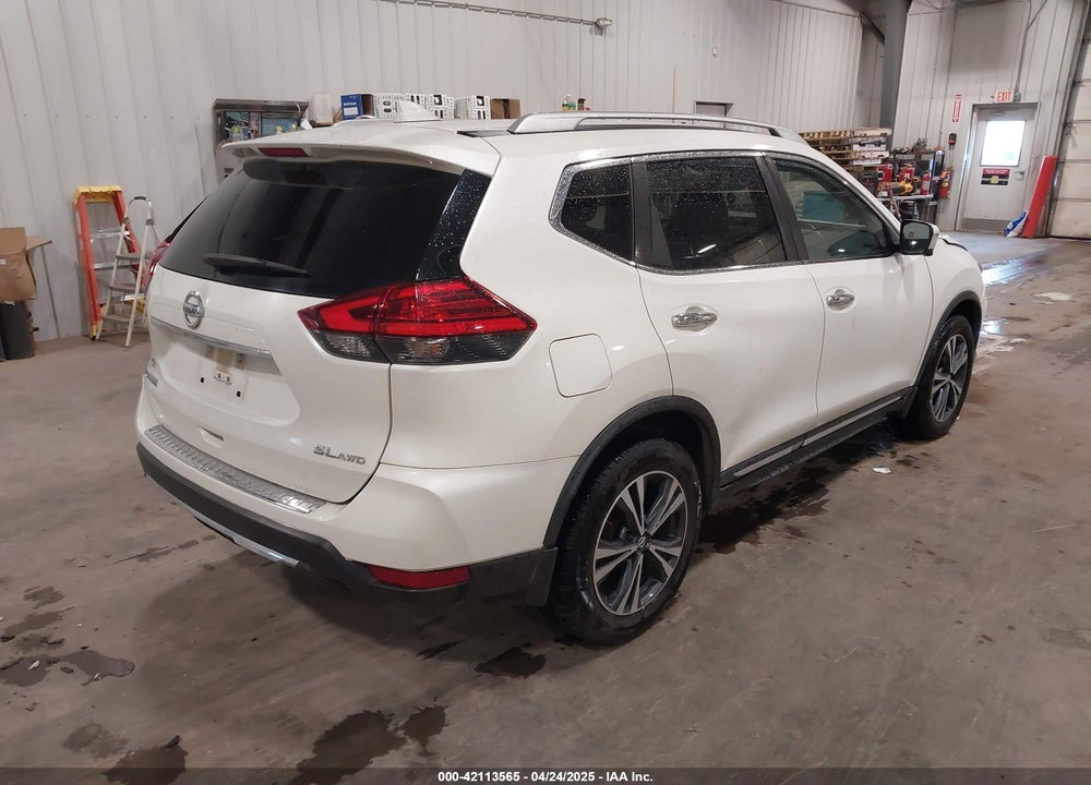 2017 NISSAN ROGUE SL VIN: JN8AT2MV5HW009156