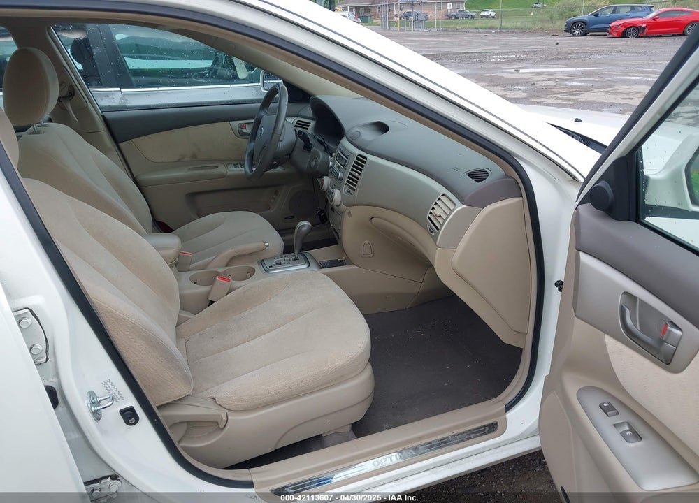 2007 KIA OPTIMA VIN: KNAGE124X75155428