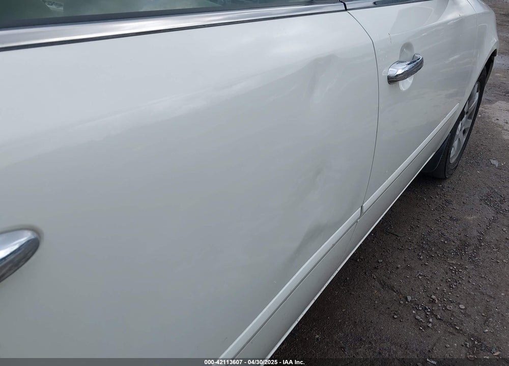 2007 KIA OPTIMA VIN: KNAGE124X75155428