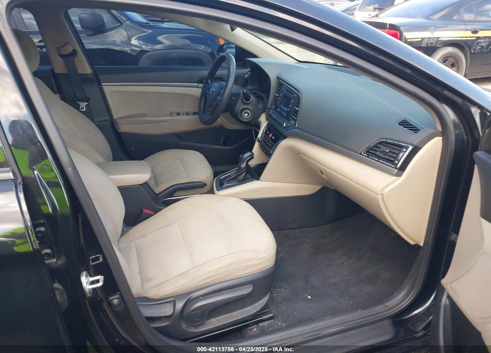 2018 HYUNDAI ELANTRA VIN: 5NPD74LF1JH218604