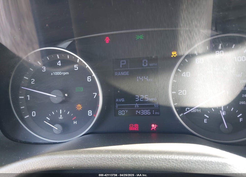 2018 HYUNDAI ELANTRA VIN: 5NPD74LF1JH218604