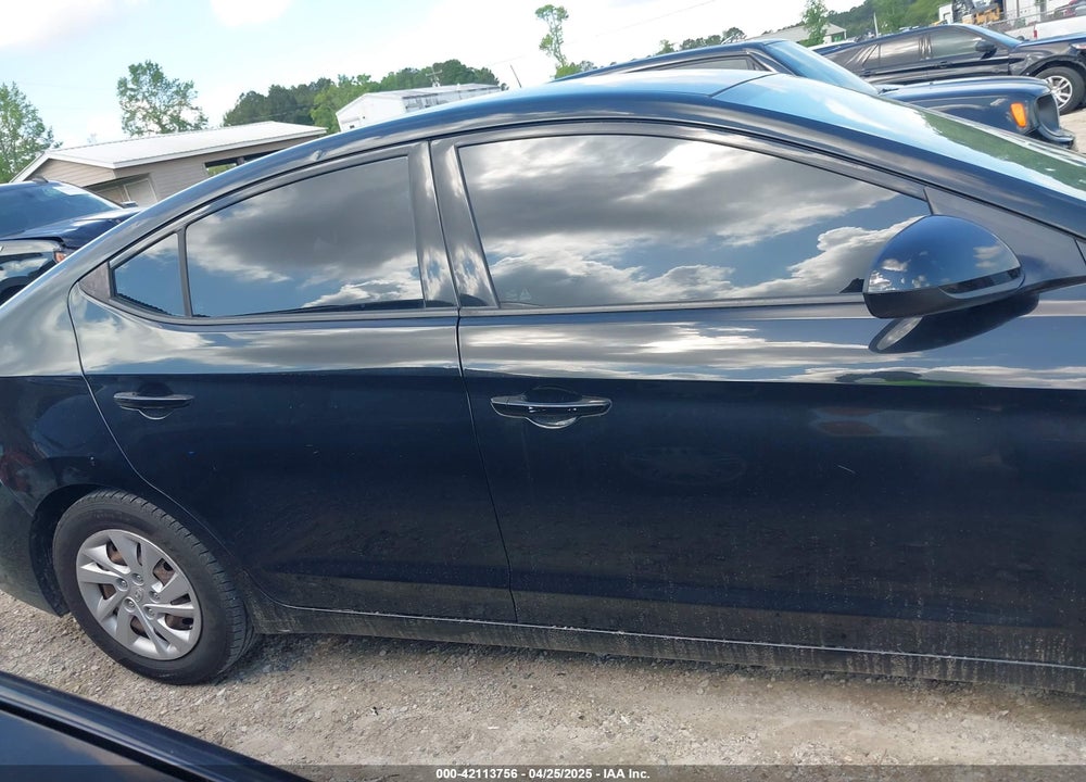 2018 HYUNDAI ELANTRA VIN: 5NPD74LF1JH218604