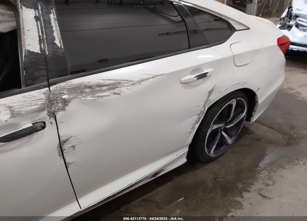 2018 HONDA ACCORD VIN: 1HGCV1F3XJA204467