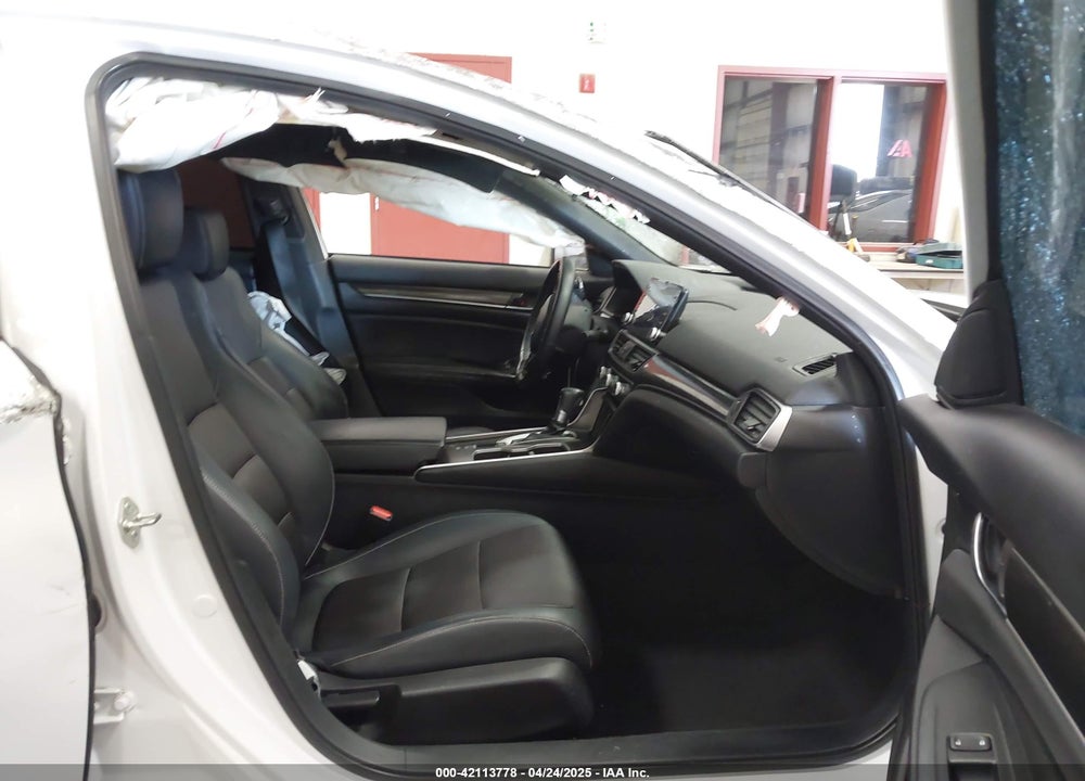 2018 HONDA ACCORD VIN: 1HGCV1F3XJA204467