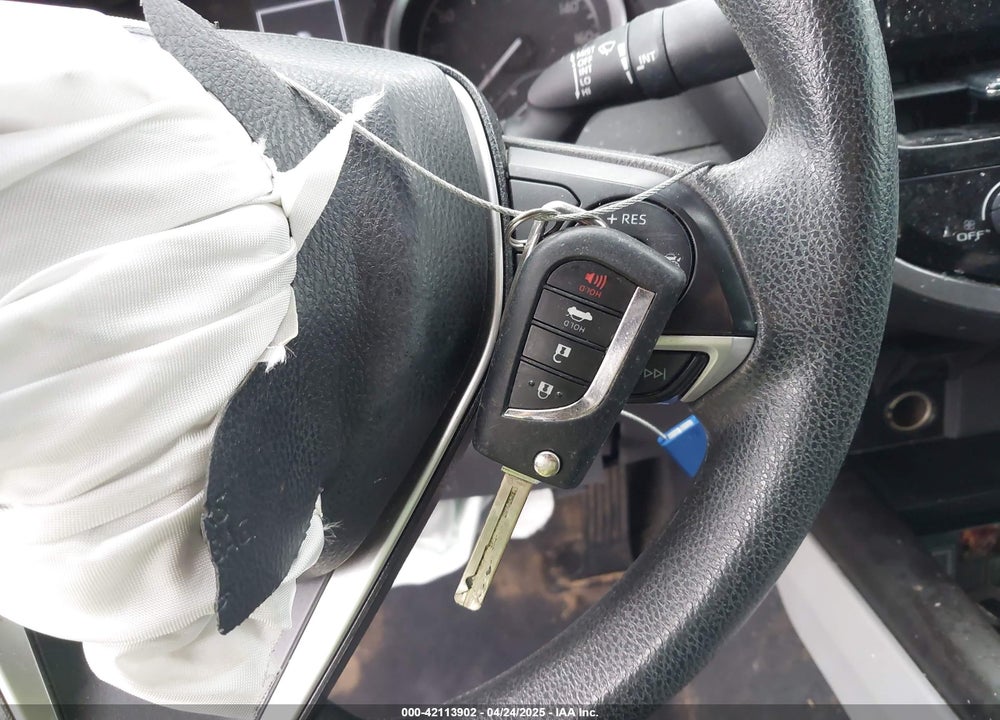 2021 TOYOTA CAMRY VIN: 4T1C11AK1MU557526