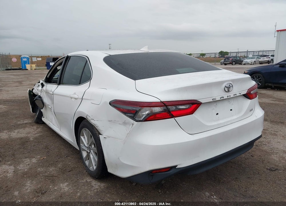 2021 TOYOTA CAMRY VIN: 4T1C11AK1MU557526