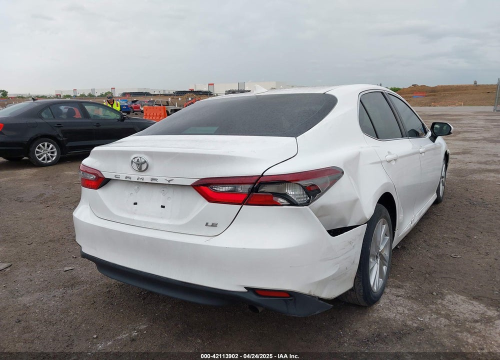 2021 TOYOTA CAMRY VIN: 4T1C11AK1MU557526