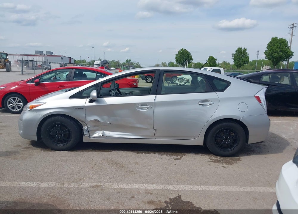 2014 TOYOTA PRIUS VIN: JTDKN3DUXE1747468