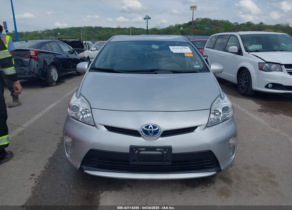 2014 TOYOTA PRIUS VIN: JTDKN3DUXE1747468