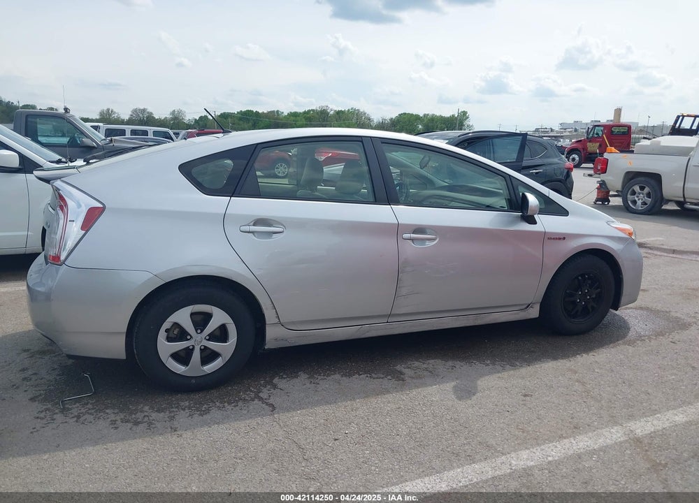 2014 TOYOTA PRIUS VIN: JTDKN3DUXE1747468