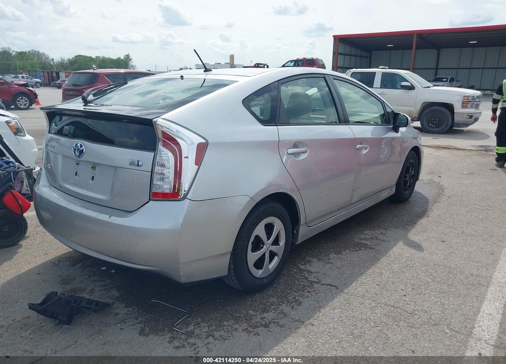 2014 TOYOTA PRIUS VIN: JTDKN3DUXE1747468
