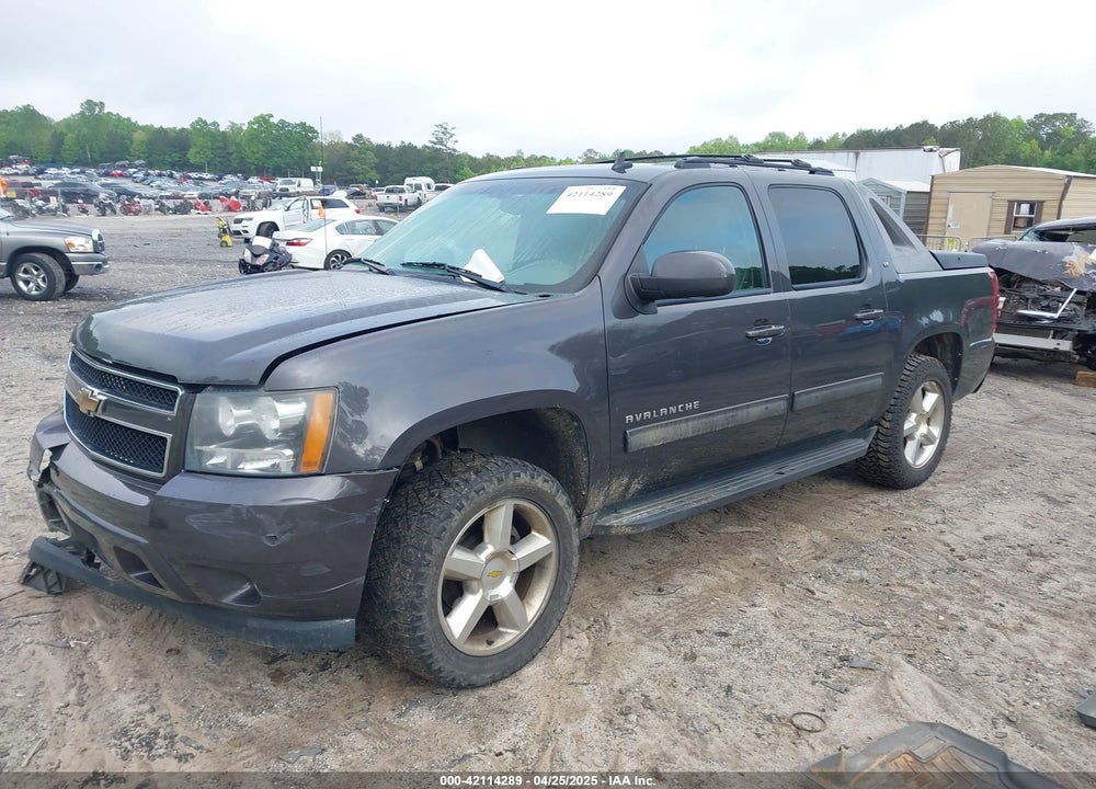 2011 CHEVROLET AVALANCHE 1500 LT1 VIN: 3GNTKFE38BG213605