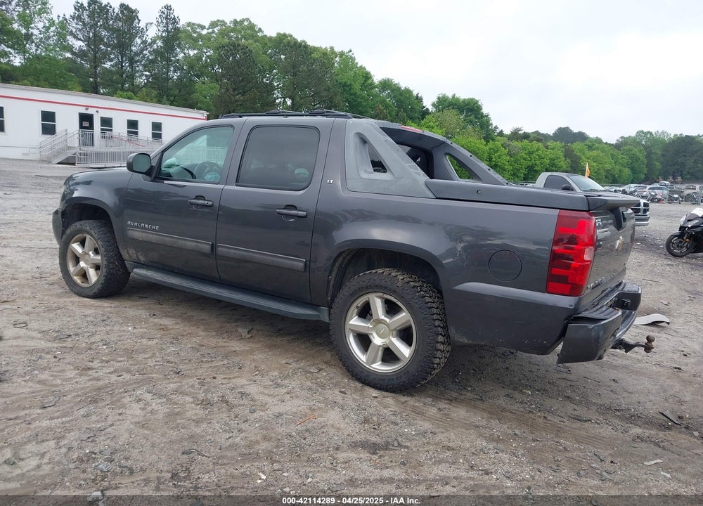 2011 CHEVROLET AVALANCHE 1500 LT1 VIN: 3GNTKFE38BG213605