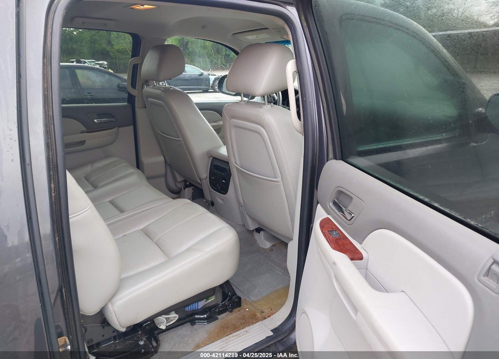 2011 CHEVROLET AVALANCHE 1500 LT1 VIN: 3GNTKFE38BG213605