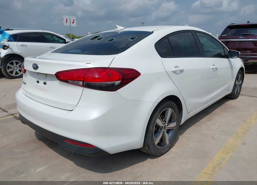 2018 KIA FORTE VIN: 3KPFL4A79JE233906