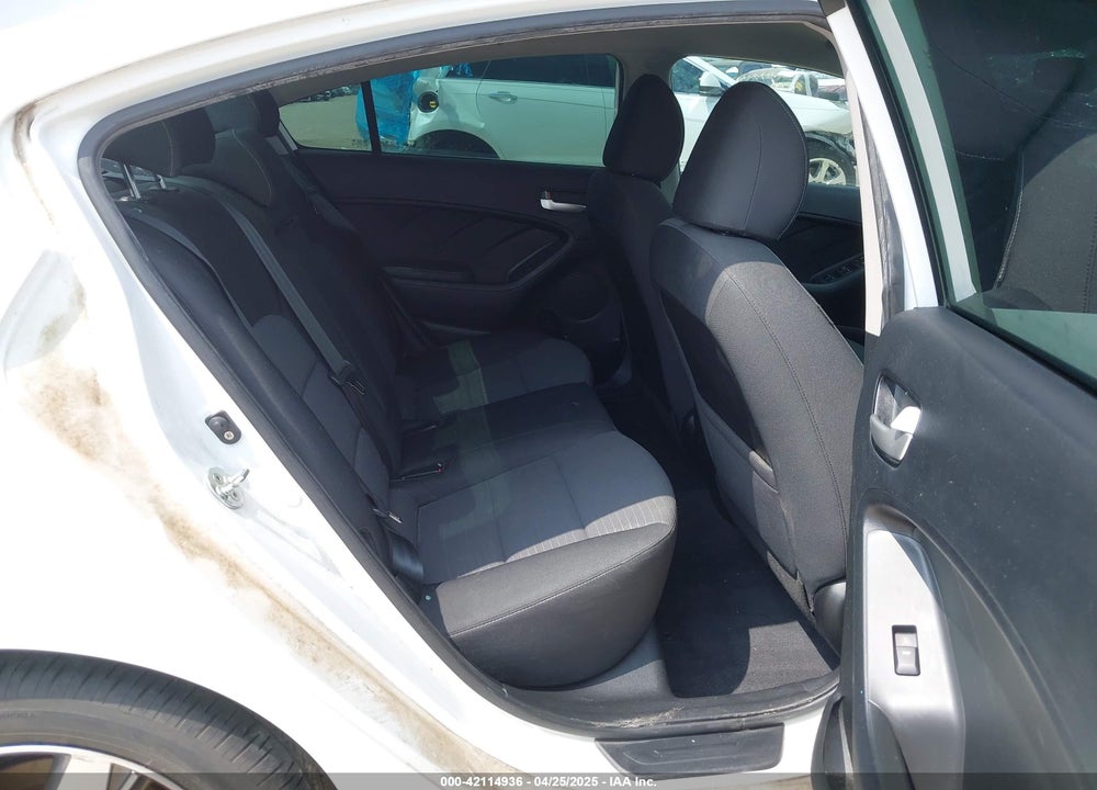 2018 KIA FORTE VIN: 3KPFL4A79JE233906